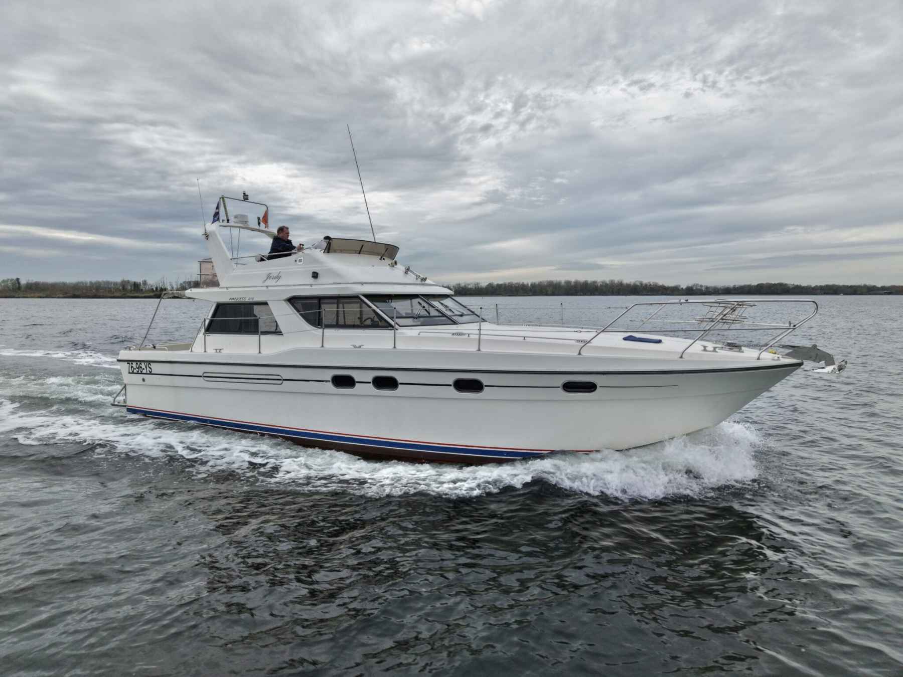 Motorboot Princess 415 FB