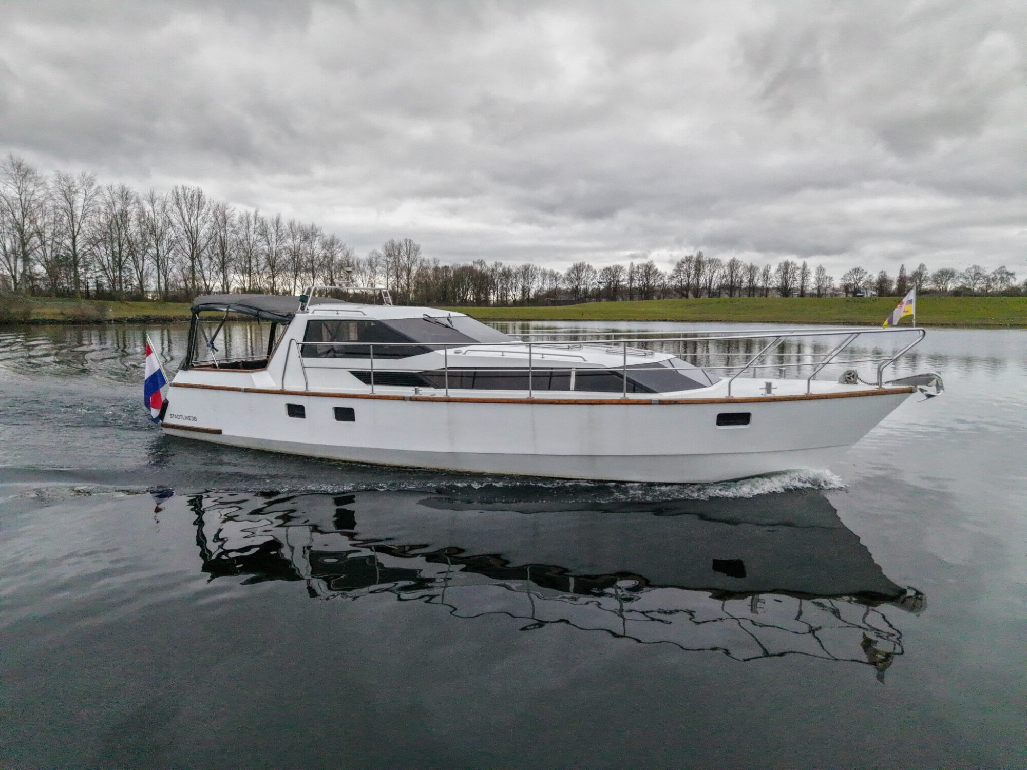 Motorboot Stadtline 38 OK Spiegeldeur