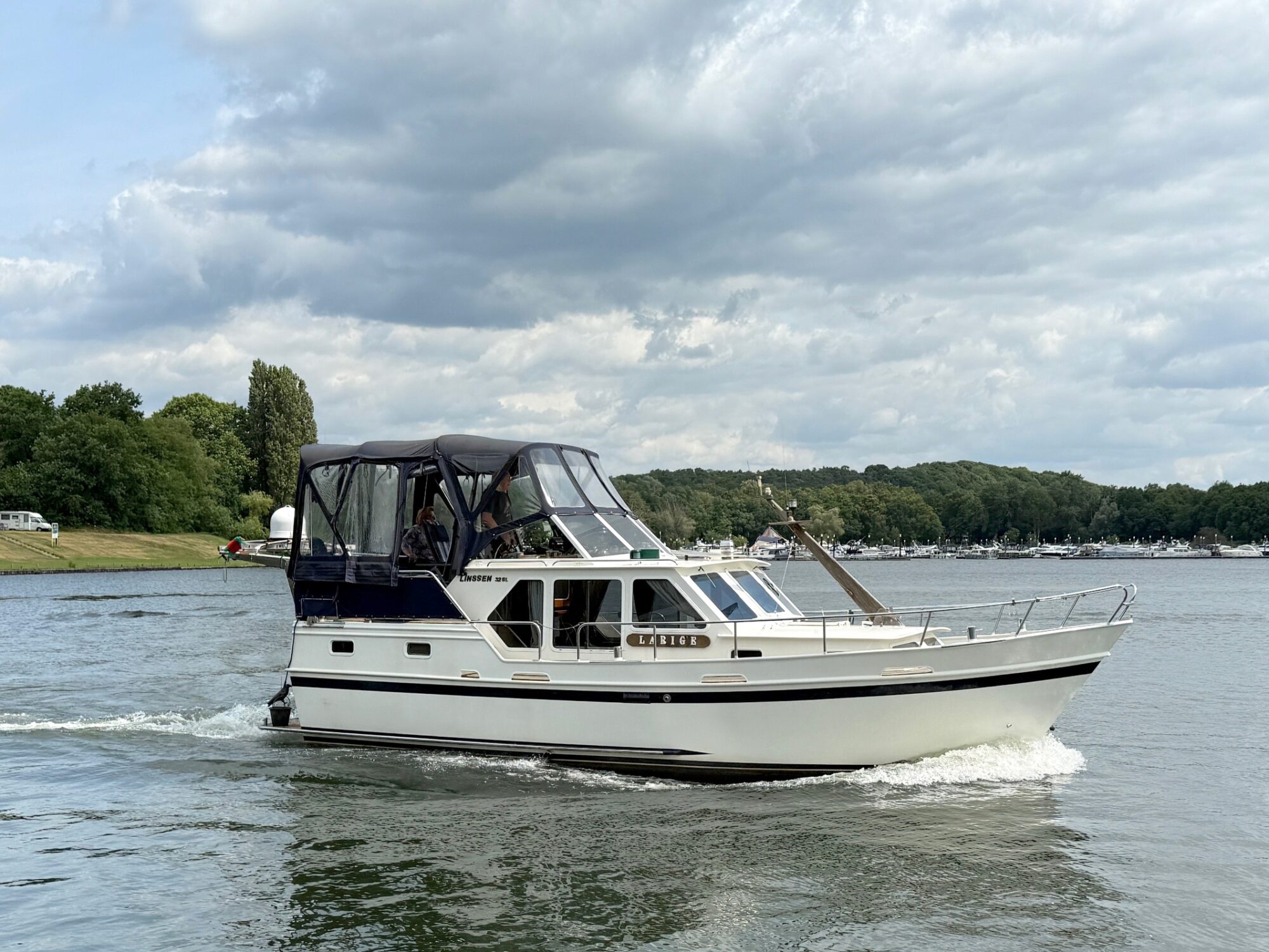 Motorboot Linssen 32 SL