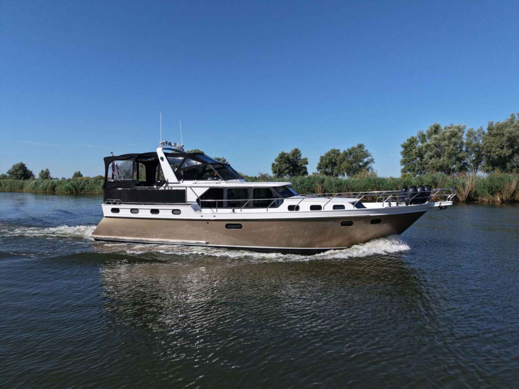 Motorboot Explorer Classic 14.00 AK Cabrio