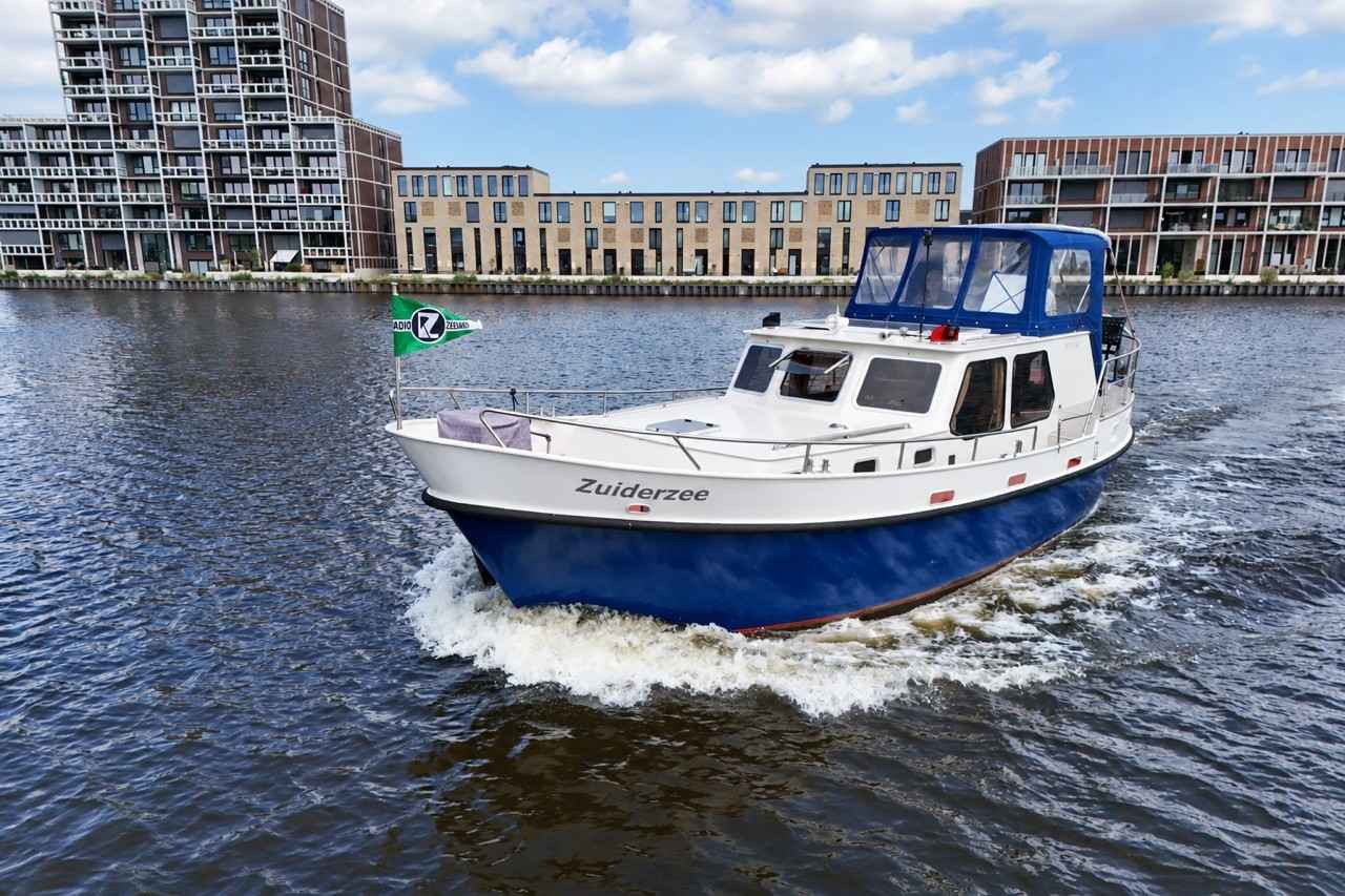 Motorboot Monty Bank Kotter 38 AK Cabrio