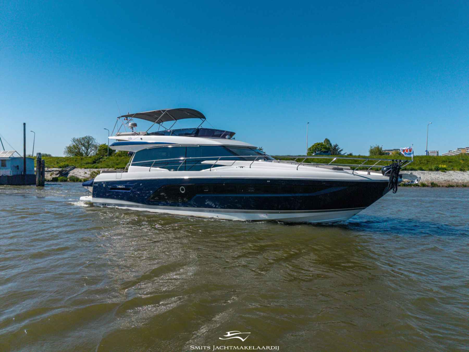 Motorboot Prestige 590 Flybridge