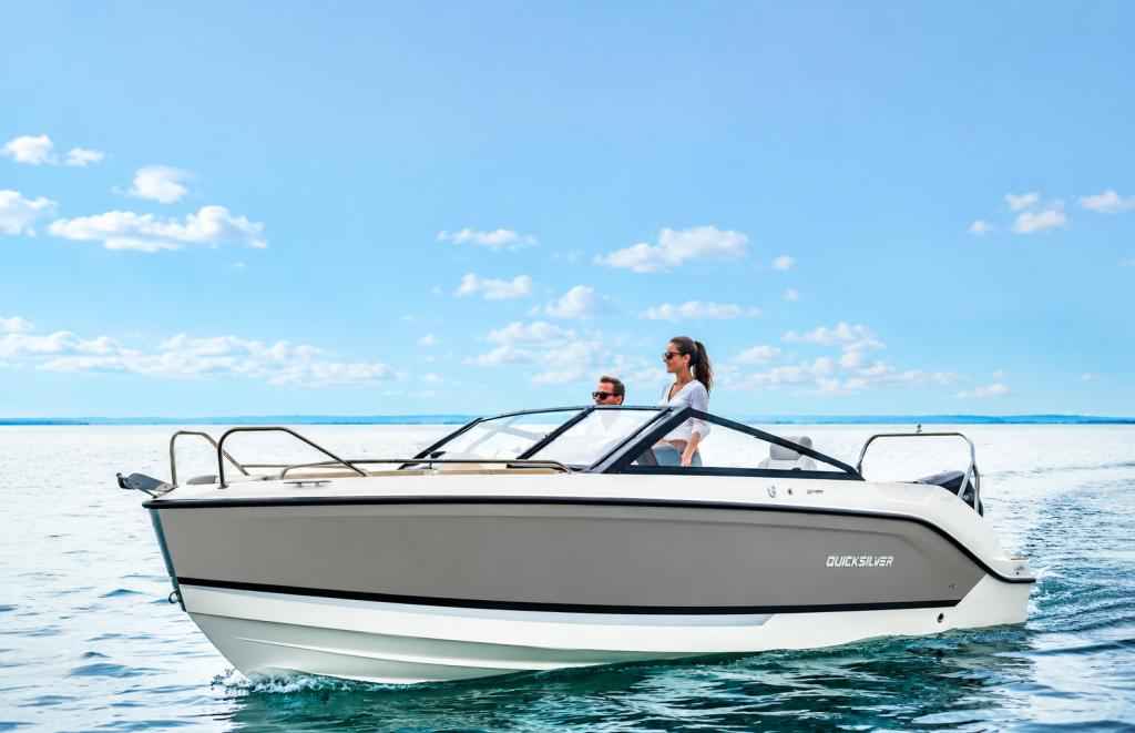 Motorboot Quicksilver Activ 605 Cruiser & Trailer (Lagerboot)