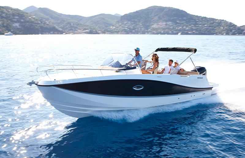 Motorboot Quicksilver Activ 755 Sundeck + Trailer (NEU auf Bestellung)