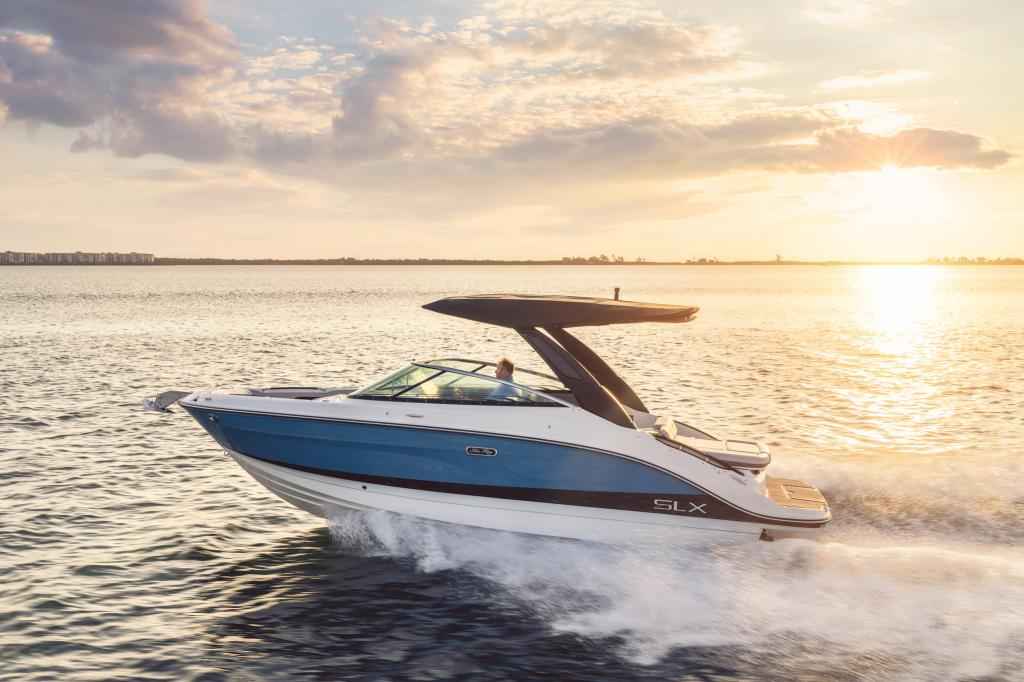 Motorboot Sea Ray SLX260E & Trailer mit LIEGEPLATZ (NEU auf Bestellung)