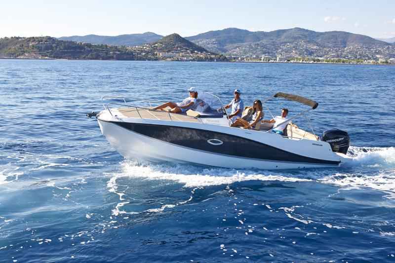 Motorboot Quicksilver Activ 755 Sundeck