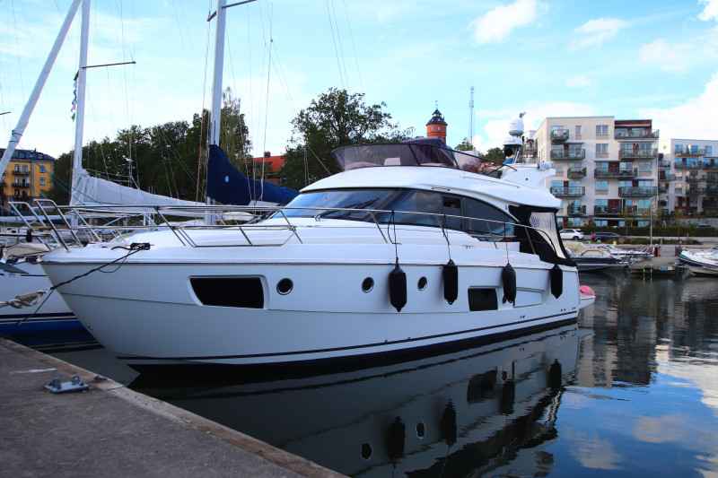 Motorboot Bavaria Virtess 420 Fly