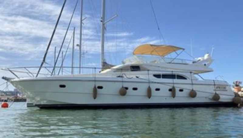 Motorboot Ferretti 57 Fly