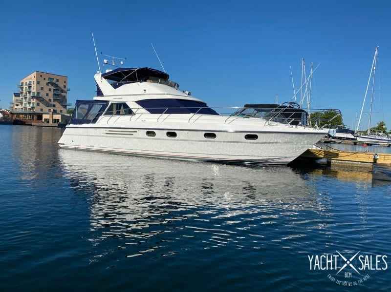 Motorboot Princess 410 Fly