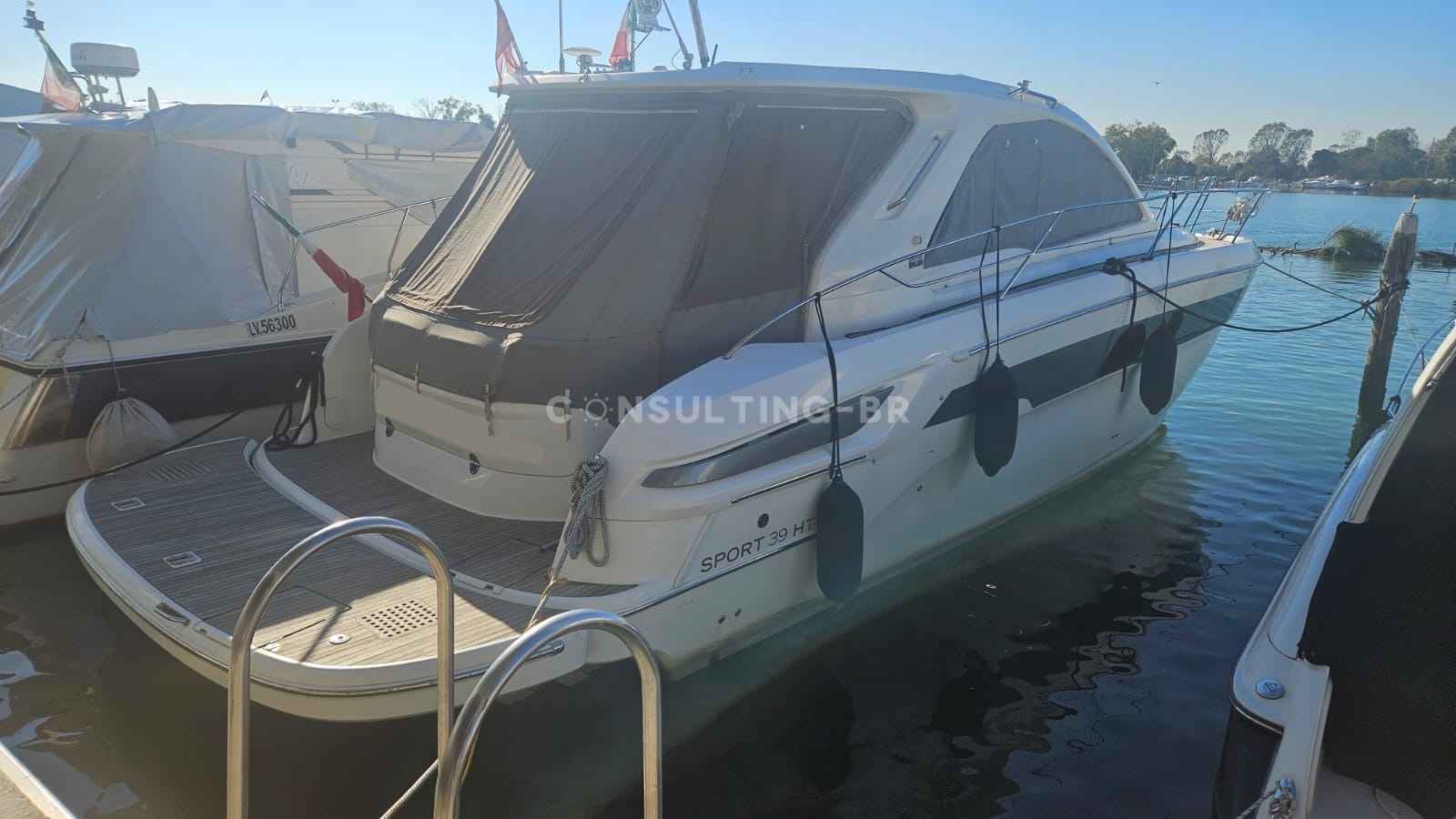 Motorboot Bavaria 39 HT Sport