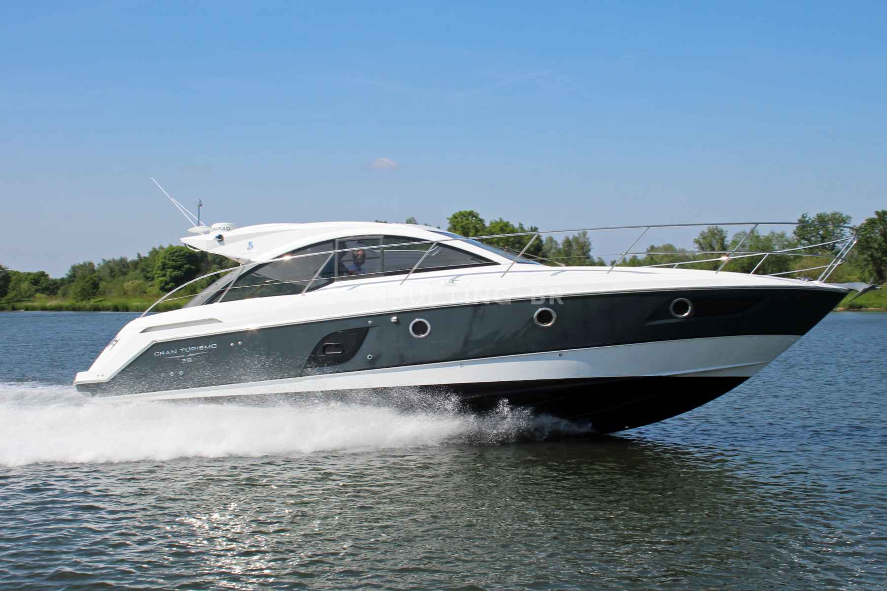 Motorboot Beneteau Gran Tourismo GT 38