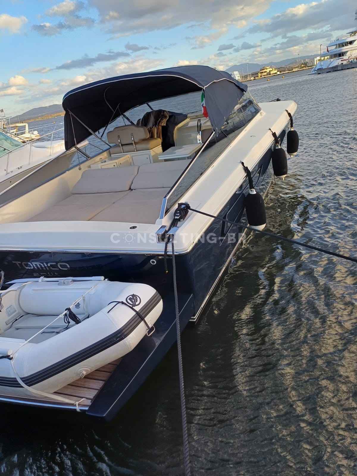 Motorboot Itama Forty