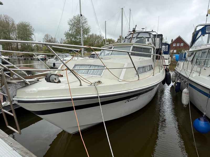 Motorboot Broom 35