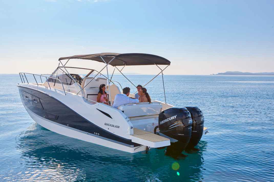 Motorboot Quicksilver Activ 875 Sundeck