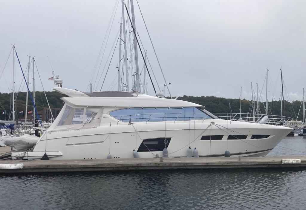 Motorboot Prestige 620 S (SportFly)