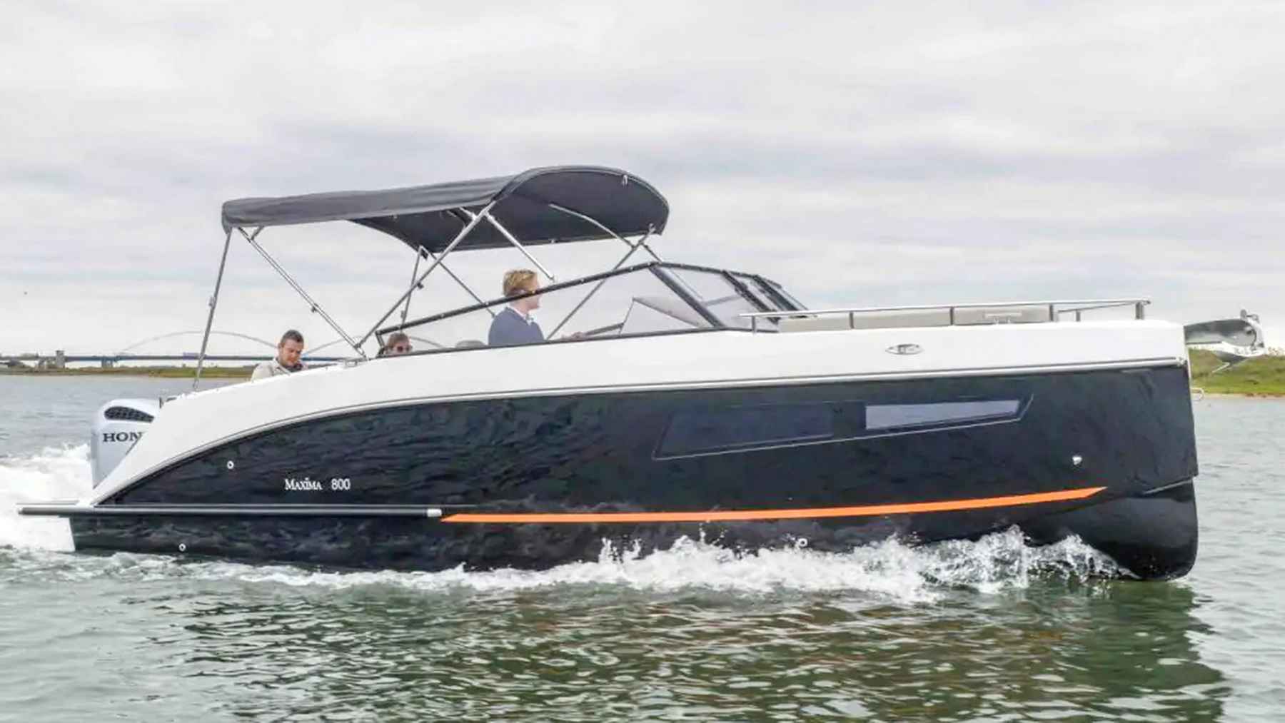 Motorboot Maxima 800 Cabin