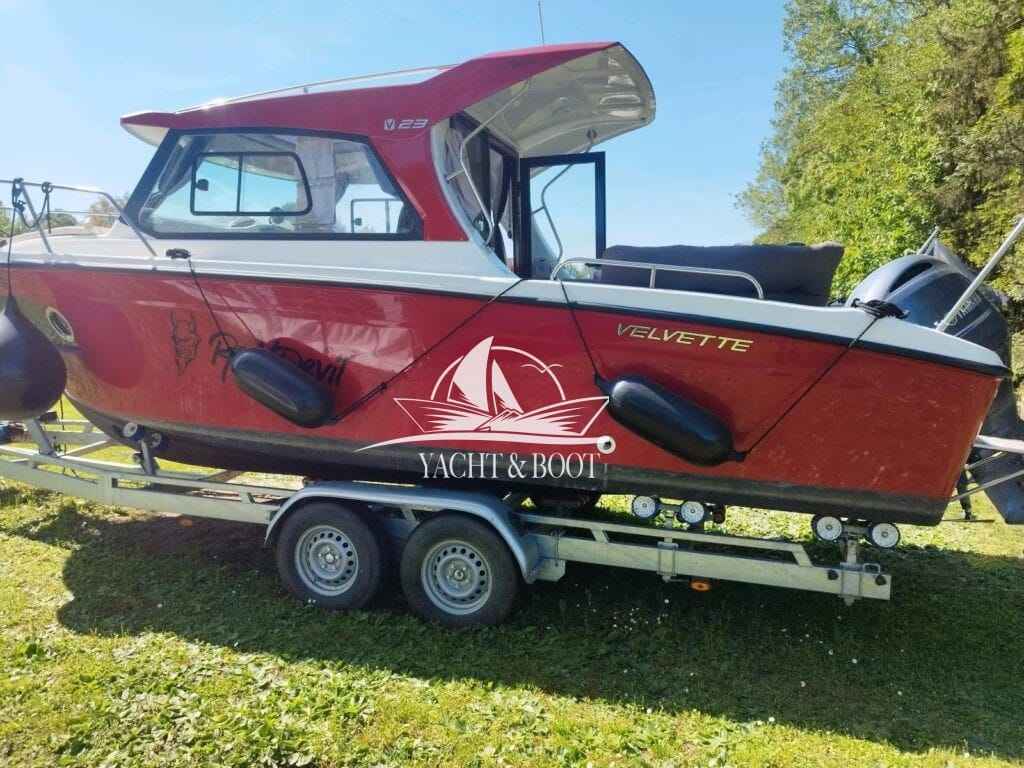 Motorboot Velvette 23 Active Sedan